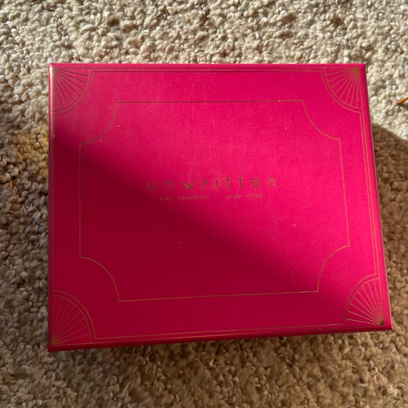 Unwritten (Macys)  Boxed set of chain with 9 different glass pendants - Picture 3 of 3